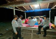 Personil Posek Ampana Tete Patroli Dialogis dan Sambangi Warga Pada Malam Hari