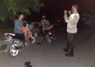 Patroli Dialogis, Personil Polsek Ampana Tete Sambangi Warga Sampaikan Himbauan Prokes dan Vaksinasi