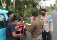 Personel Polsek Ampana Kota yang dipimpin langsung Kapolsek Ampana Kota AKP Petrus A. Matasik, SH melaksanakan Patroli di wilayah hukum Polsek Ampana Kota Polres Touna, Rabu (09/02/2022).