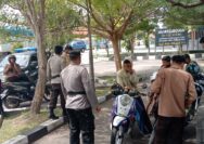 Personil Polsek Ampana Kota Saat Melaksanakan Patroli Pelajar Yang Nongkrong Pada Jam Sekolah, Sabtu (12/02/2022).