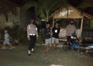 Personel Polsek Ampana Tete melaksanakan patroli dialogis ke Desa Uebone dan Desa Mantangisi Kecamatan Ampana Tete, Kabupaten Touna, Minggu malam (20/03/2022) Pukul 20.35 Wita.