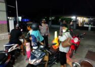 Piket Regu I Polsek Ampana Kota melaksanakan patroli dialogis untuk meminimalisir segala bentuk Gangguan Kamtibmas dan mengurangi niat pelaku kejahatan serta himbauan pencegahan Covid-19 di wilayah Hukum Polsek Ampana Kota