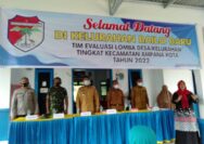 Wakapolsek Ampana Kota Iptu Kota Iptu Djabalnur Djali mengahadiri Kegiatan Lomba Desa/Kelurahan tingkat Kecamatan Ampana Kota Tahun 2022 di Kantor Kelurahan Bailo Baru dan Kelurahan Bailo