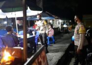 Personil Polsek Ampana Tete yang dipimpin Kanit Binmas Aipda H. Abdullah bersama Bripka David A.Yusuf dan Briptu Agus P.Andika melakukan patroli serta dialog kepada warga di tempat serta fasilitas umum di Desa Pusungi, Desa Tete A dan Desa Uebone, Kecamatan Ampana Tete, Kabupaten Touna