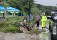 Personil Polsek Ampana Kota yang dipimpin Wakapolsek Ampana Kota Iptu Djabalnur Djali melaksanakan Patroli wilayah Rawan Banjir di Kecamatan Ampana Kota dan Kecamatan Ratolindo kabupaten Touna, Rabu (23/03/2022) sekitar pukul 10.00 Wita.