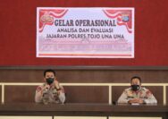 Kapolres Touna, AKBP Riski Fara Sandhy, S.I.K., M.I.K., didampingi Wakapolres Kompol I Made Darma, SH Saat Kegiatan perasional Bulanan dalam rangka Analisa dan Evaluasi (Anev) Kamtibmas Jajaran Polres Touna.