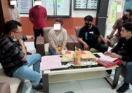Penyidik Sat Narkoba Polres Touna Saat Menyerahkan 3 Tersangka ke JPU Kejari Touna,Jumat (27/05/2022).