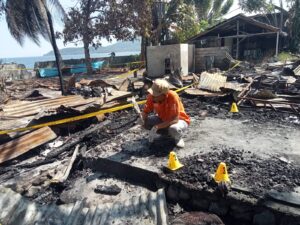 Satreskrim Polres Touna Olah TKP Kebakaran Java Cafe 2 dan I Unit Rumah  