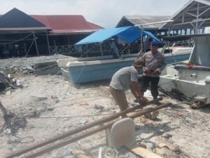 Binmas Perairan, Personil Satpolairud Polres Touna Sambang Warga Nelayan Labuan