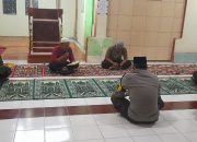 Polsek Ulubongka Mendorong Kegiatan Keagamaan Dengan Binroh Yasinan Di Masjid Al Amin Marowo