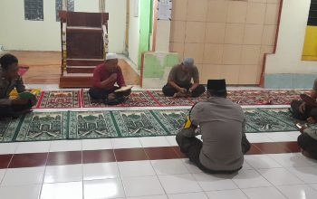 Polsek Ulubongka Mendorong Kegiatan Keagamaan Dengan Binroh Yasinan Di Masjid Al Amin Marowo